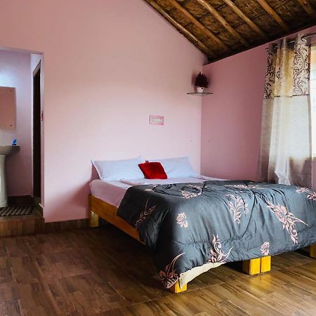 Prajwal Home Stay ฮัมปี ภายนอก รูปภาพ
