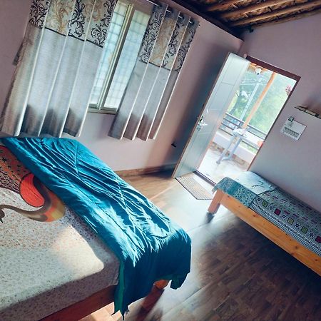 Prajwal Home Stay ฮัมปี ภายนอก รูปภาพ