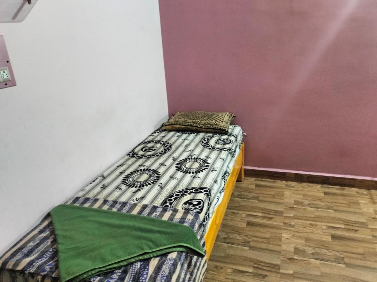 Prajwal Home Stay ฮัมปี ภายนอก รูปภาพ
