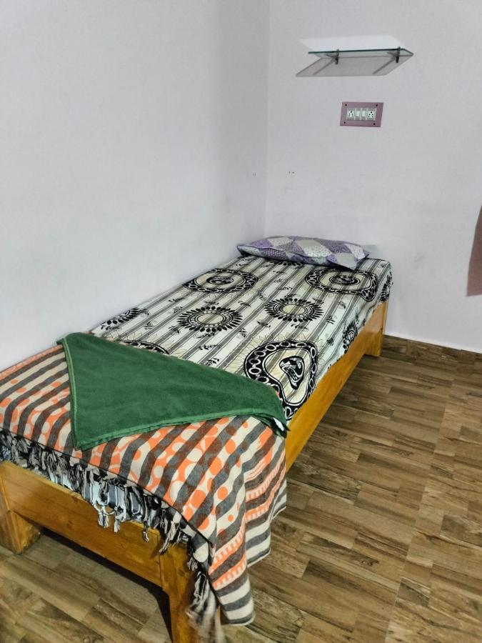 Prajwal Home Stay ฮัมปี ภายนอก รูปภาพ