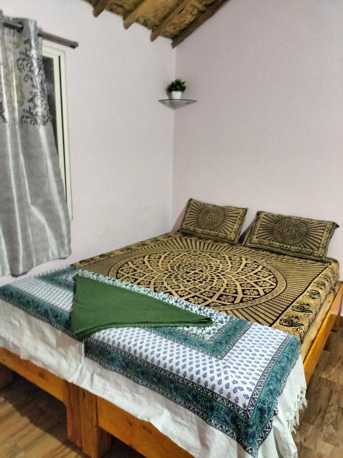 Prajwal Home Stay ฮัมปี ภายนอก รูปภาพ