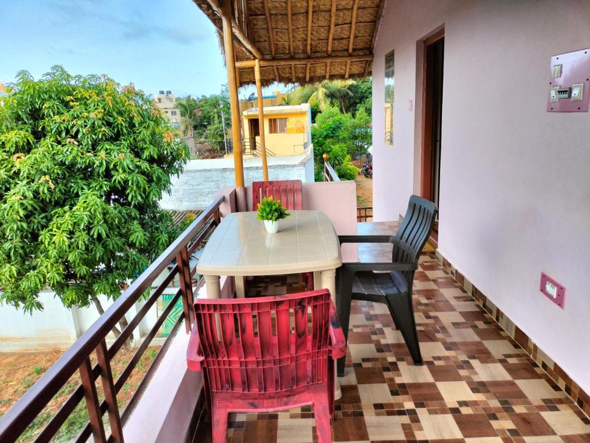 Prajwal Home Stay ฮัมปี ภายนอก รูปภาพ