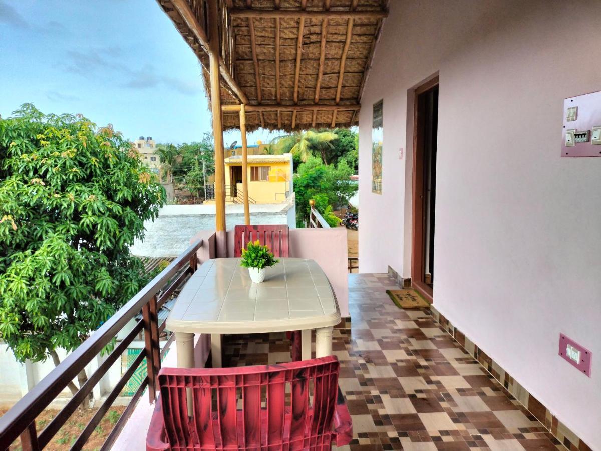 Prajwal Home Stay ฮัมปี ภายนอก รูปภาพ
