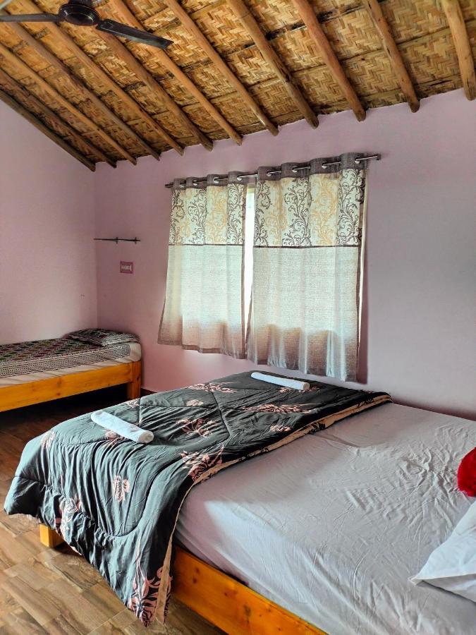 Prajwal Home Stay ฮัมปี ภายนอก รูปภาพ