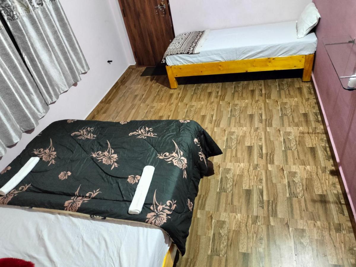 Prajwal Home Stay ฮัมปี ภายนอก รูปภาพ