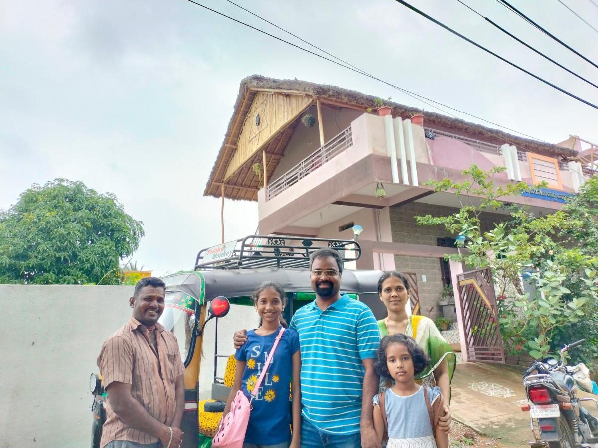 Prajwal Home Stay ฮัมปี ภายนอก รูปภาพ