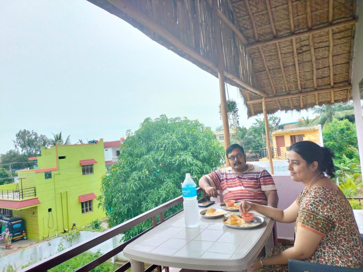 Prajwal Home Stay ฮัมปี ภายนอก รูปภาพ