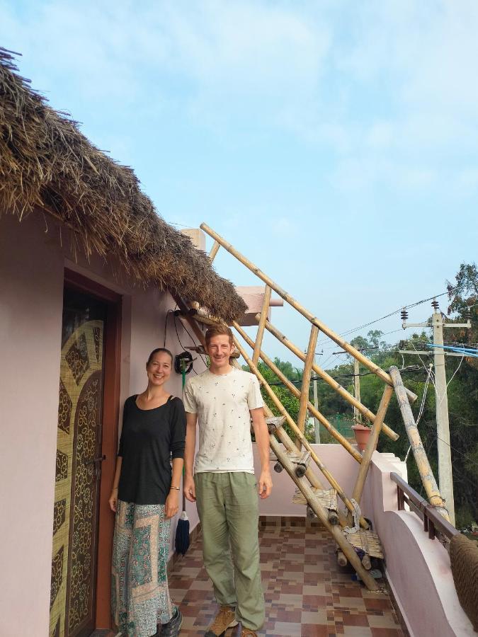 Prajwal Home Stay ฮัมปี ภายนอก รูปภาพ