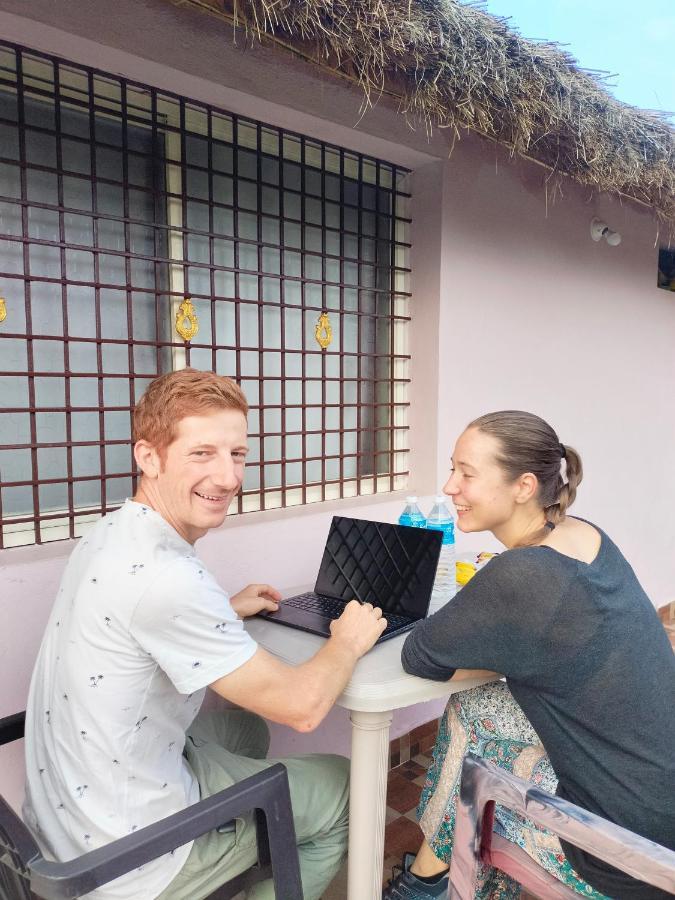 Prajwal Home Stay ฮัมปี ภายนอก รูปภาพ