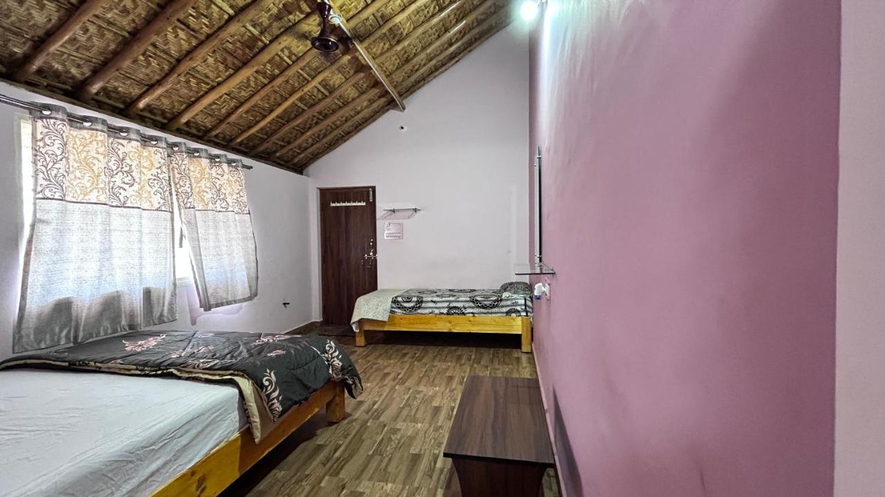 Prajwal Home Stay ฮัมปี ภายนอก รูปภาพ